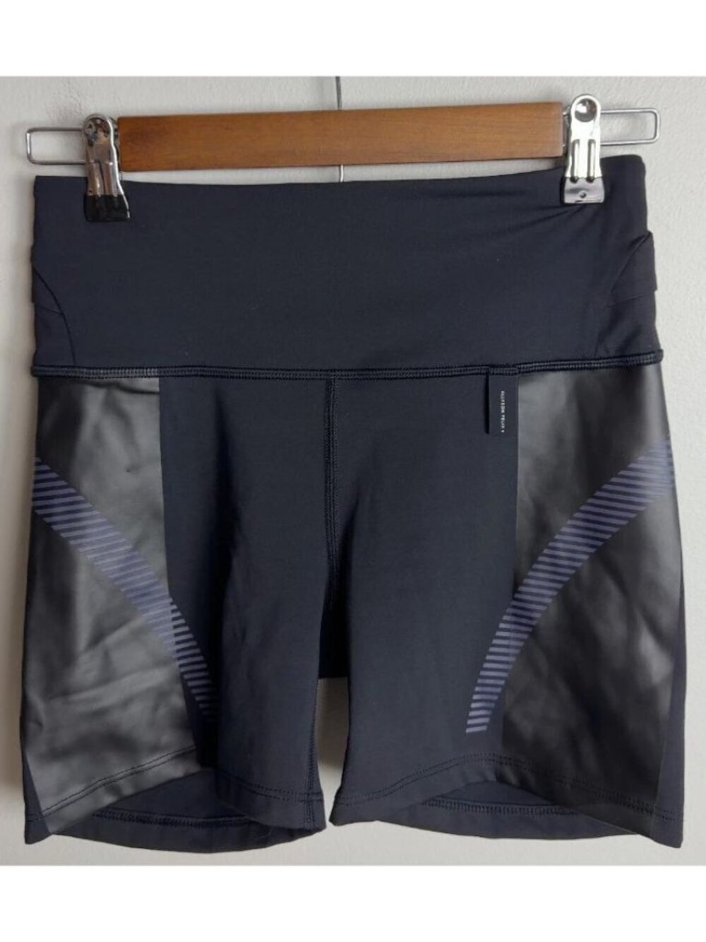 Allyson Felix Athleta Black & Navy Performance Shorts Size Small Women’s
